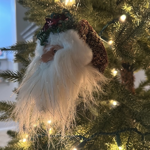 Christmas items hanging Santa + wine bottle decor - Picture 9 of 9